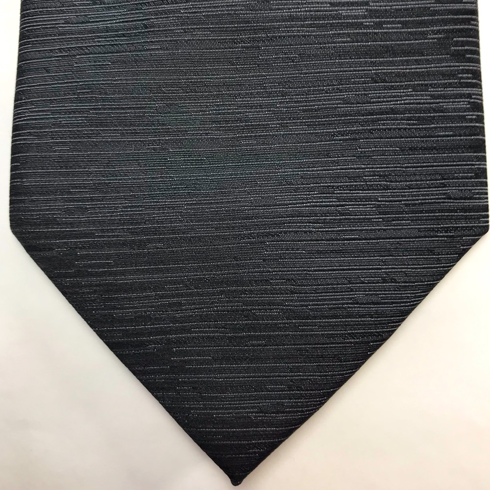 ARMANI 100% silk designer luxury gray textured tie NWOT